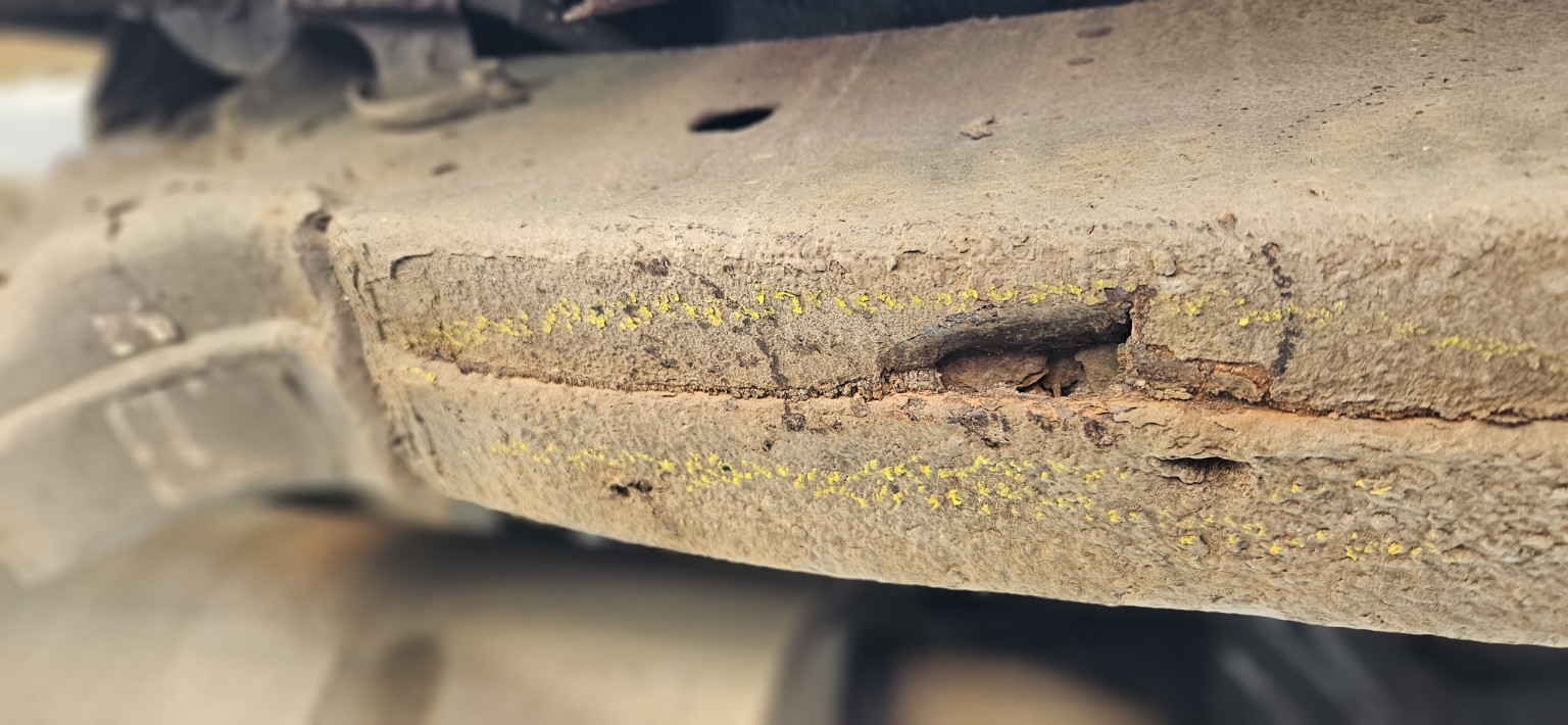 Split seam / section loss